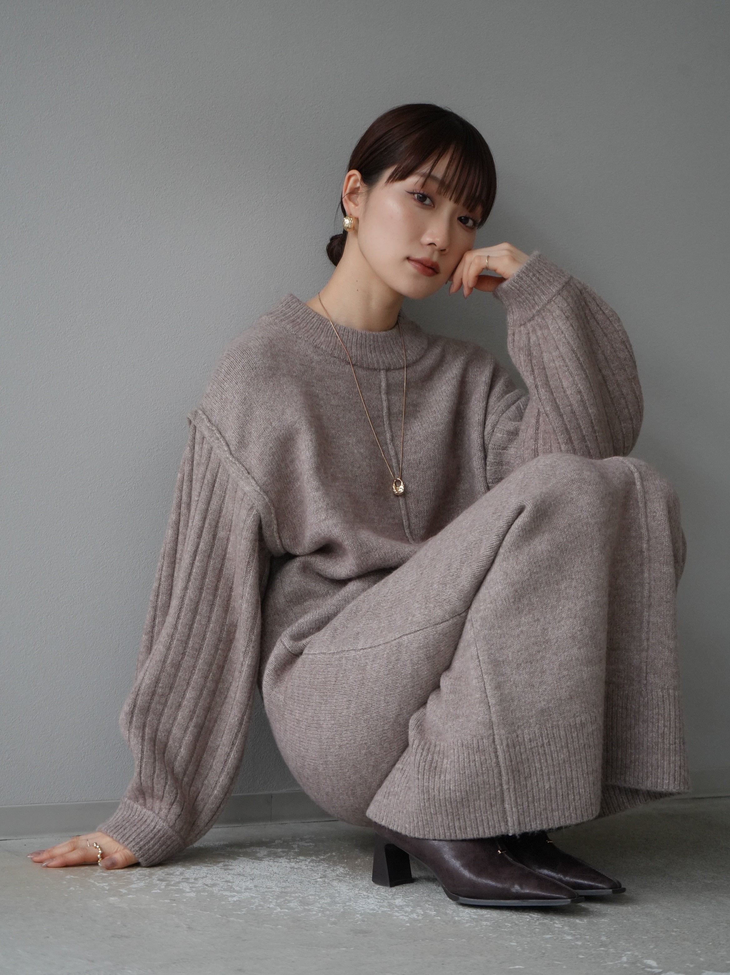 予約]リブ切替ニットワンピース/グレージュ – Lumier