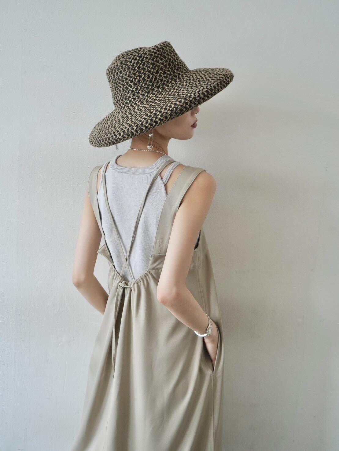 予約]バックギャザーノースリーワンピース/ベージュ – Lumier