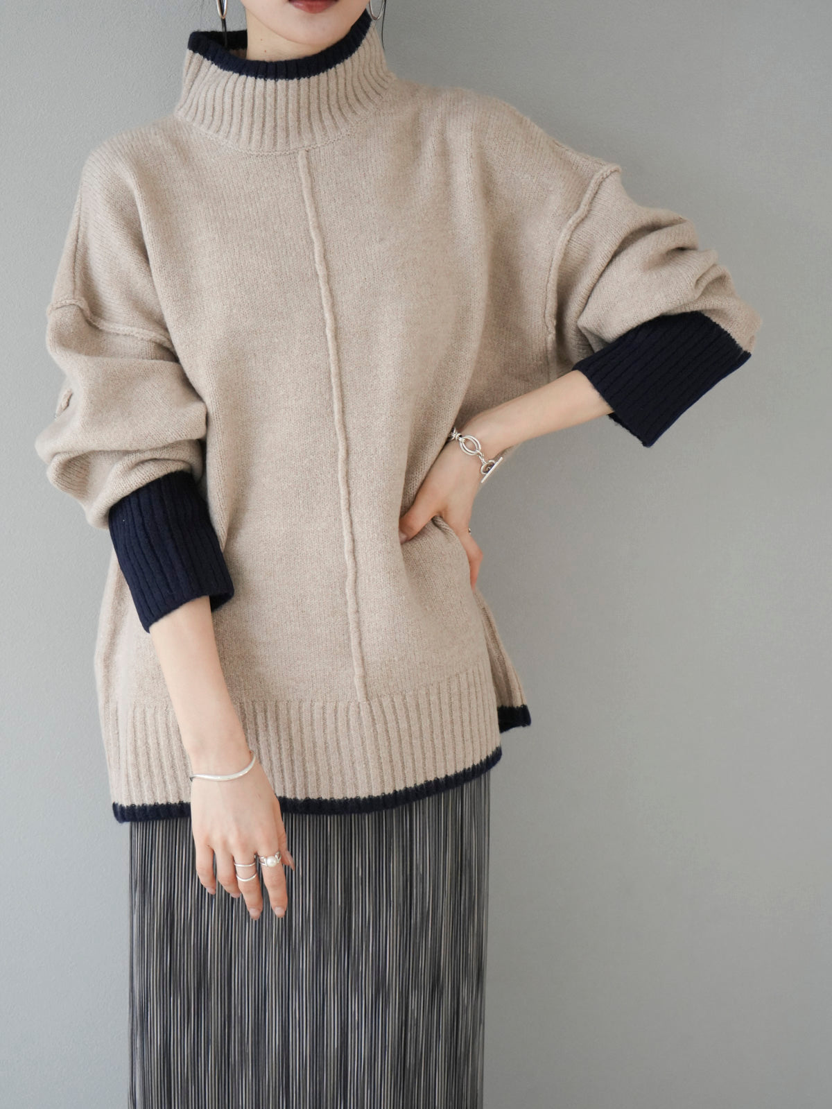 予約]配色ハイネックニットプルオーバー/ベージュ – Lumier