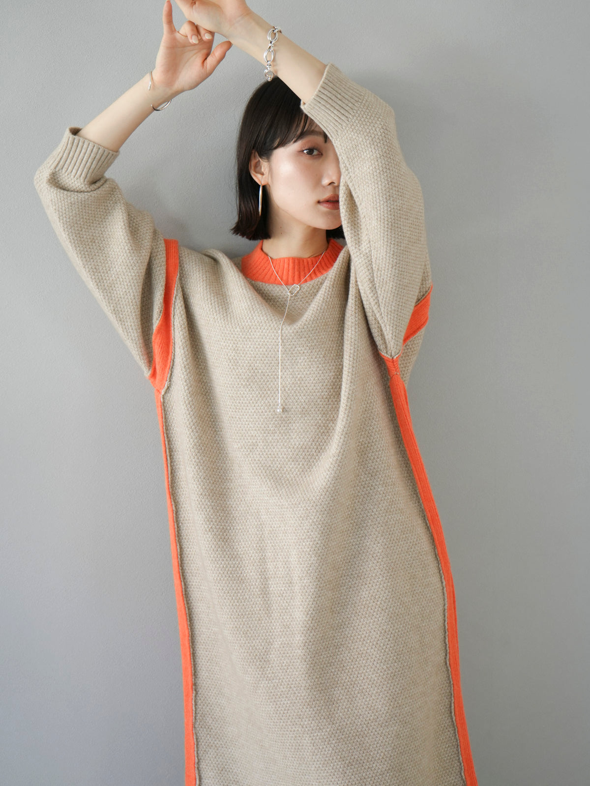 予約]バイカラーニットワンピース/ベージュ – Lumier