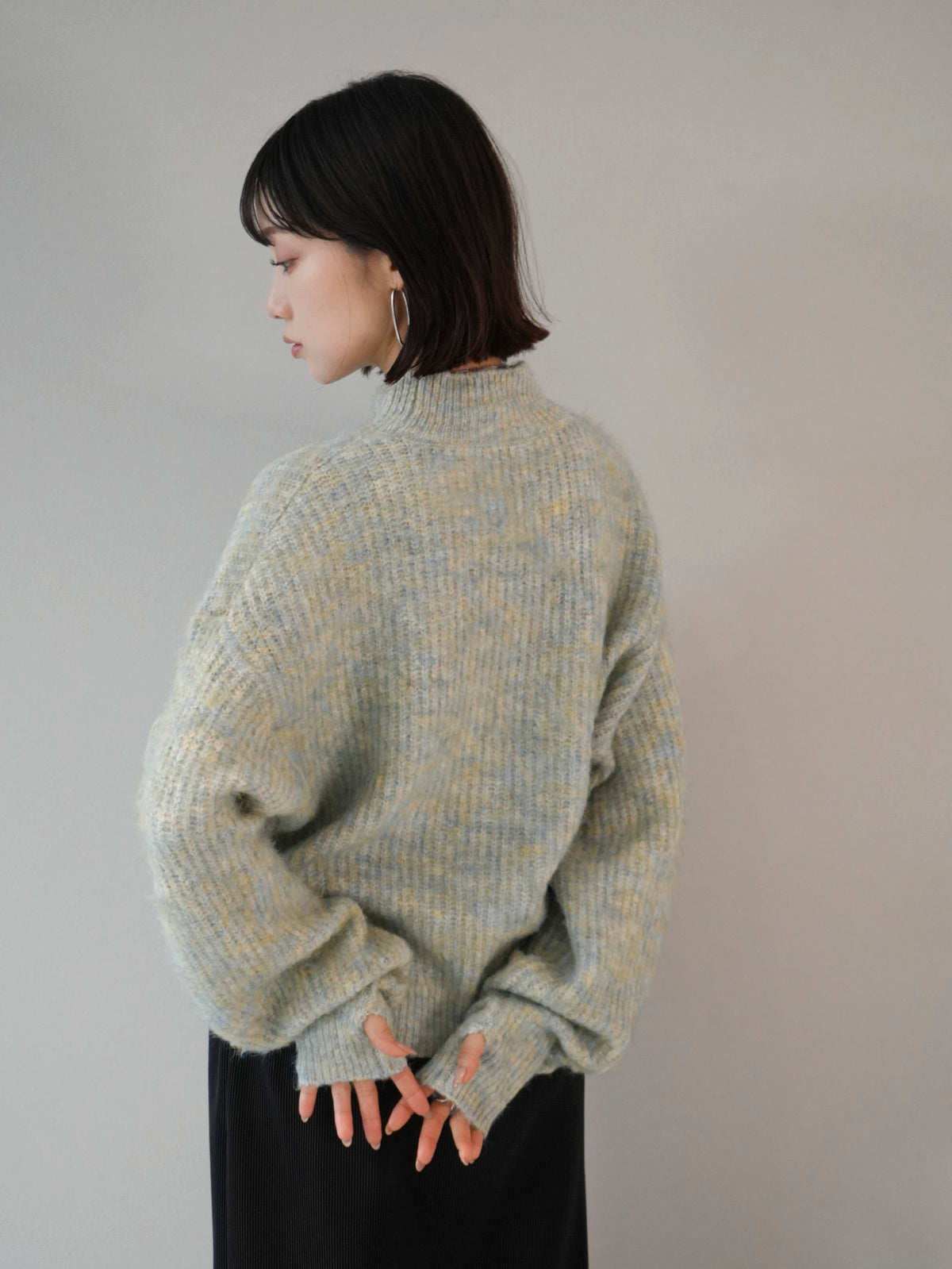 予約]フィンガーホールミックスヤーンモヘアタッチニットプルオーバー