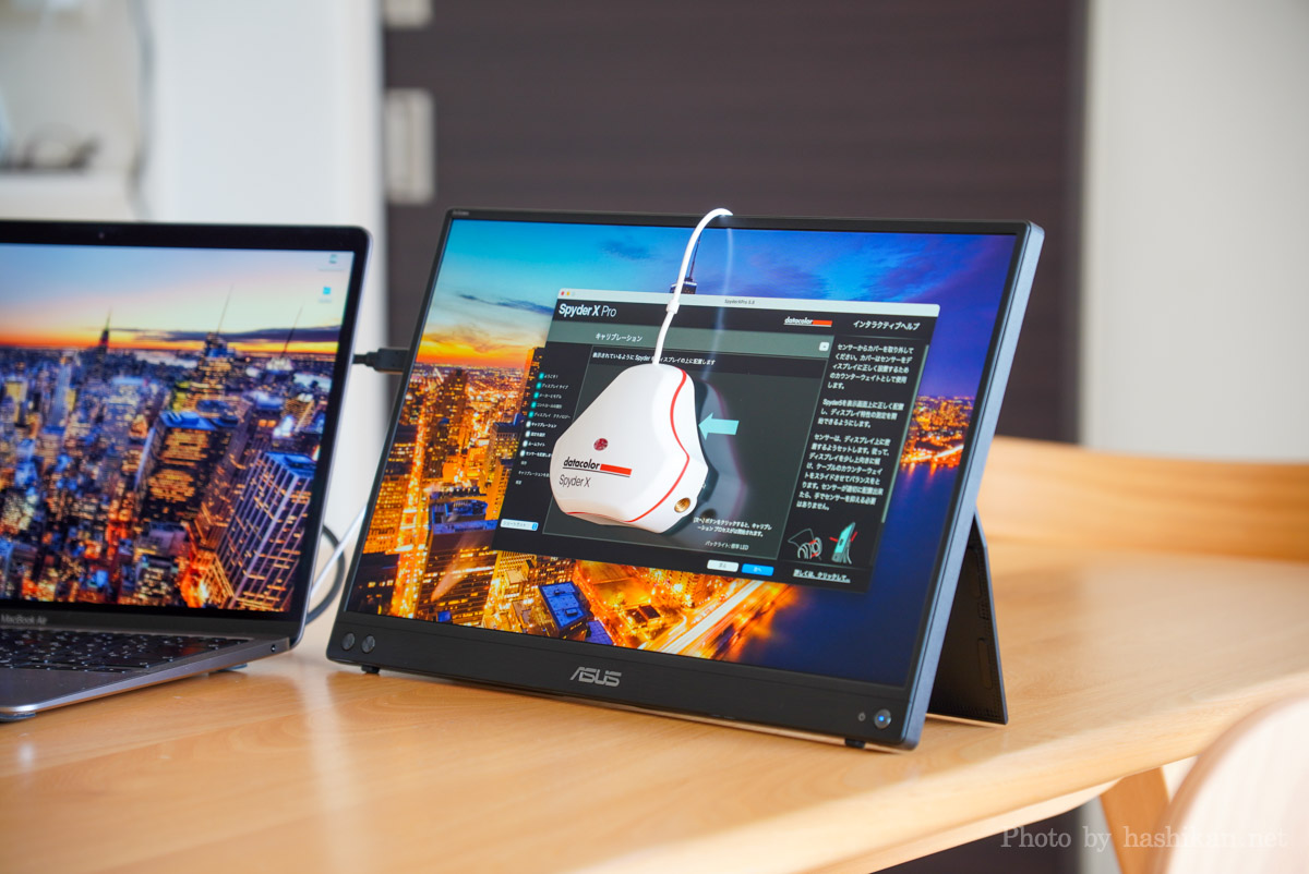 ASUS MB16ACV レビュー】自動回転機能健在！キックスタンド付きの