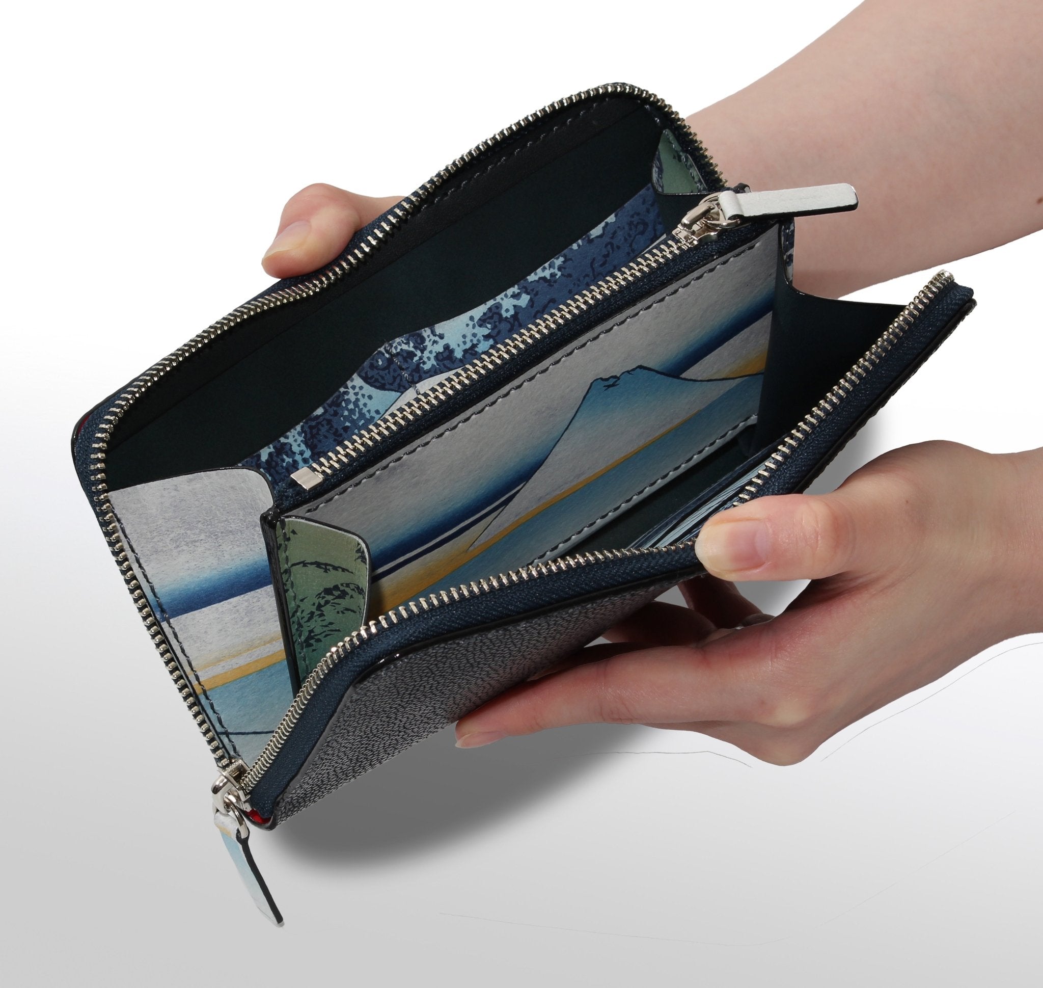 日本製 エイ革長財布：淡路谷佳幸の特許技術 – ルナロッサ・ヨッピー