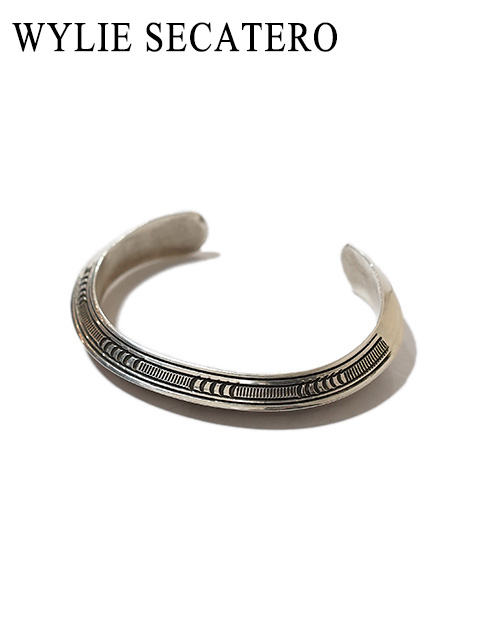 Whlie Secatero（ワイリー セカテロ） 】ナバホシルバーバングル