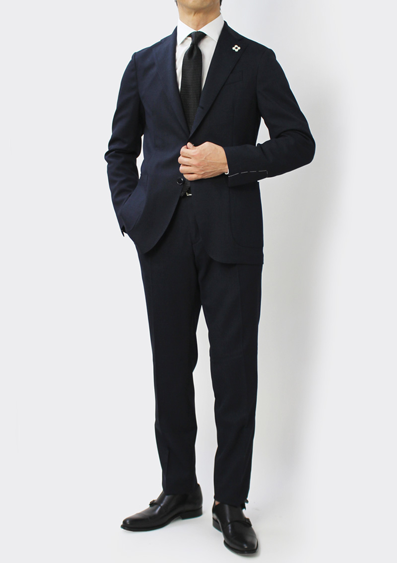 LARDINI / 誰もが振り返る美スーツ | luccicare ( ルッチカーレ ) 公式