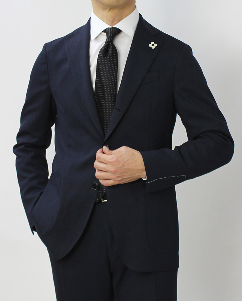 LARDINI / 誰もが振り返る美スーツ | luccicare ( ルッチカーレ ) 公式