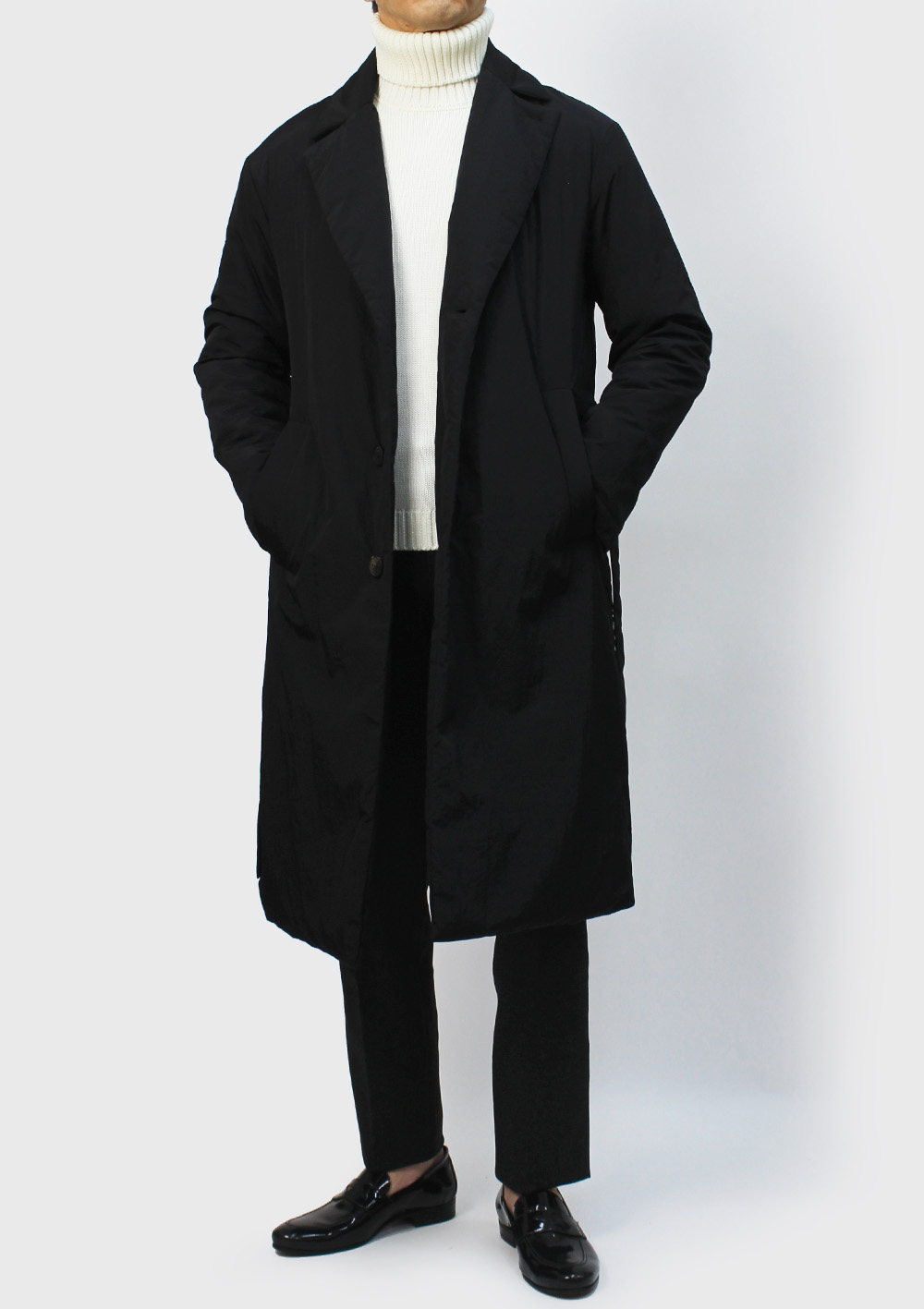 Hevo（イーヴォ）新作コートは実にエレガントな仕上がりです