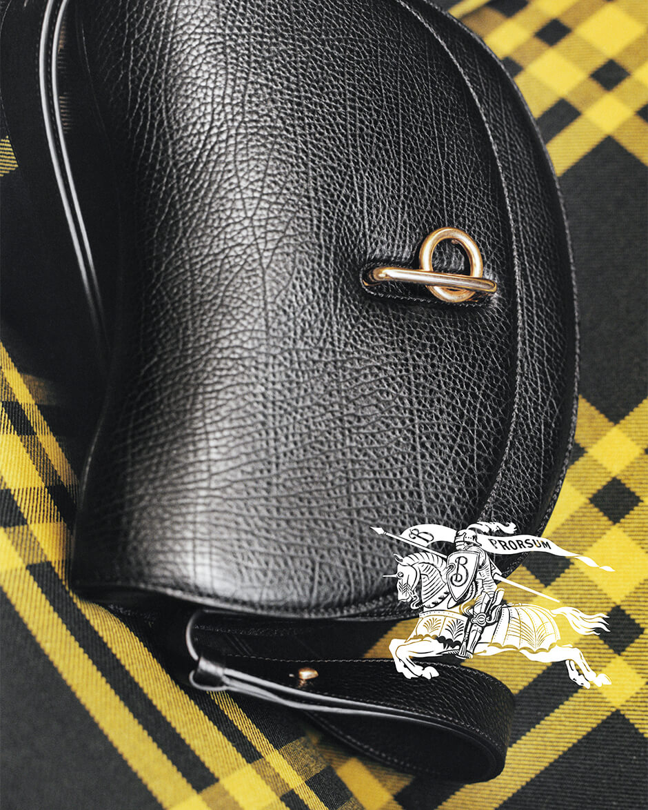 BURBERRY Rocking Horse Bag Campaign | Lula JAPAN [ルラ ジャパン]