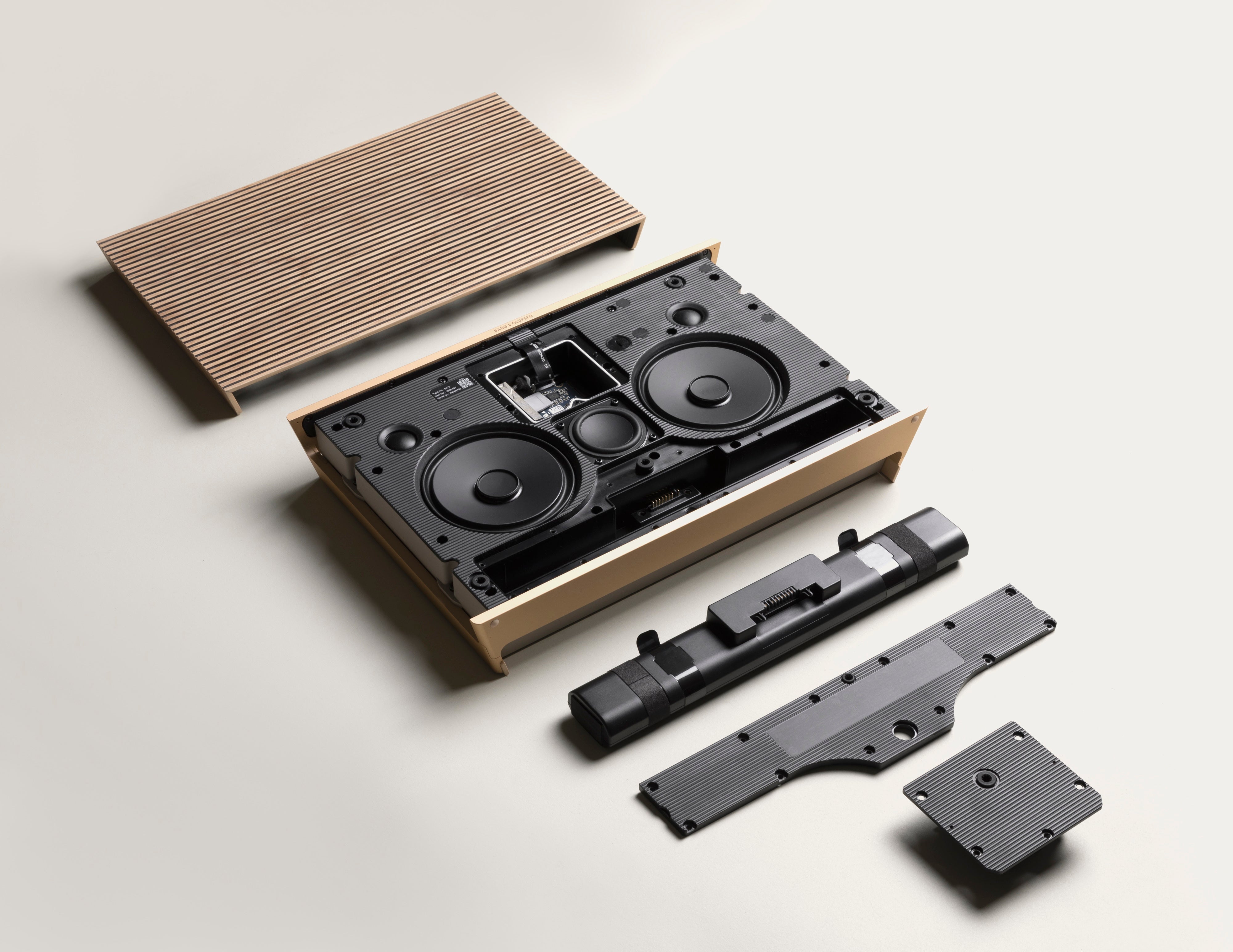 BeoSound Level - portable music system « B&O – Luxussound