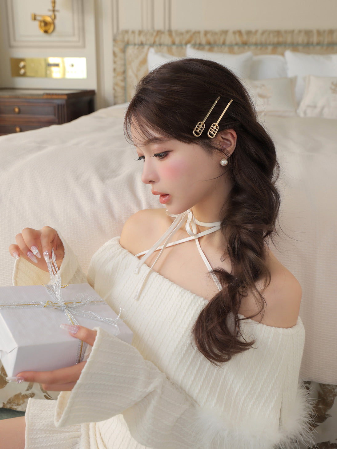 Feather off the shoulder lost mini onepiece(eme10817) – M me eme