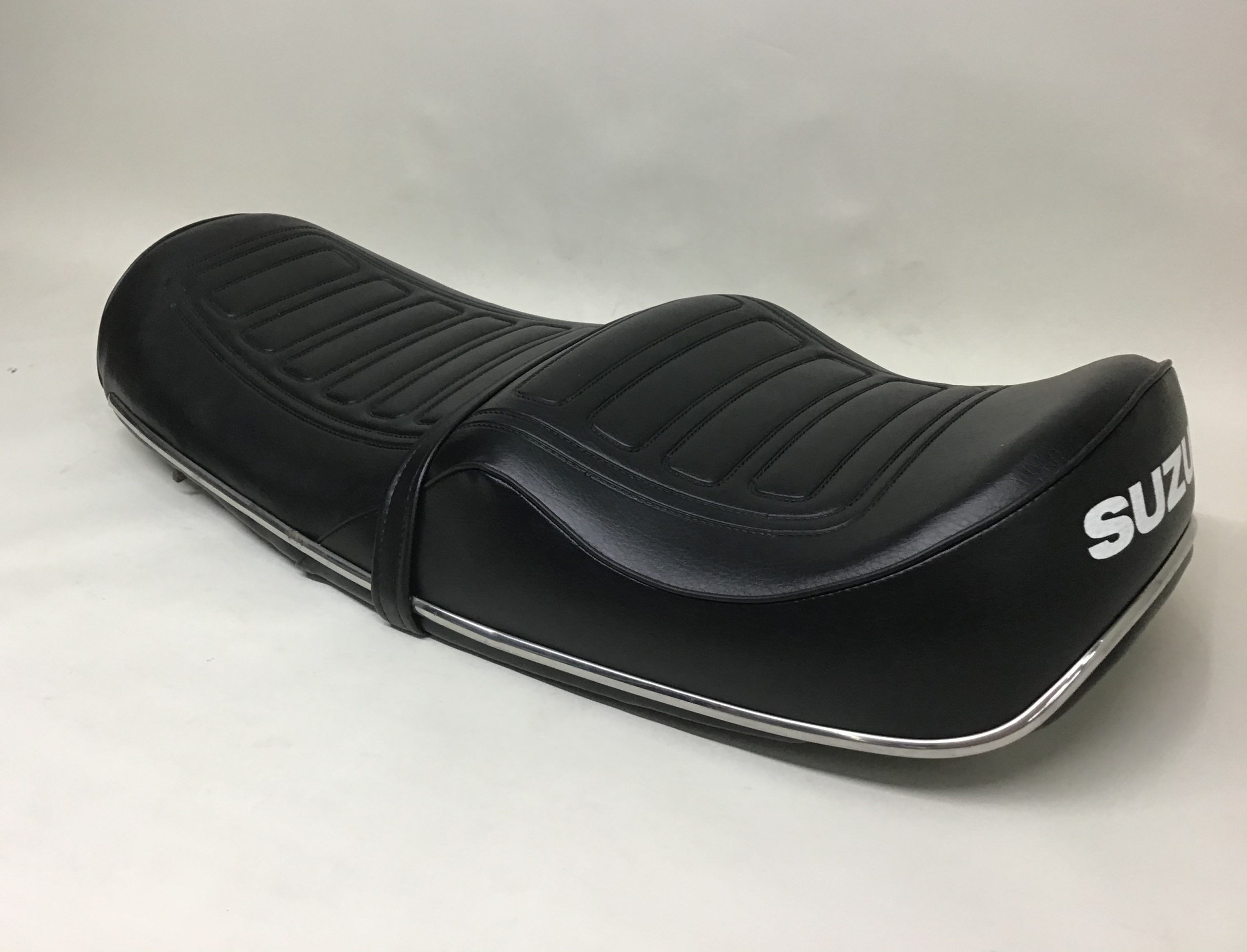 SUZUKI【GT380】Custom・Restore - 株式会社茗荷シート