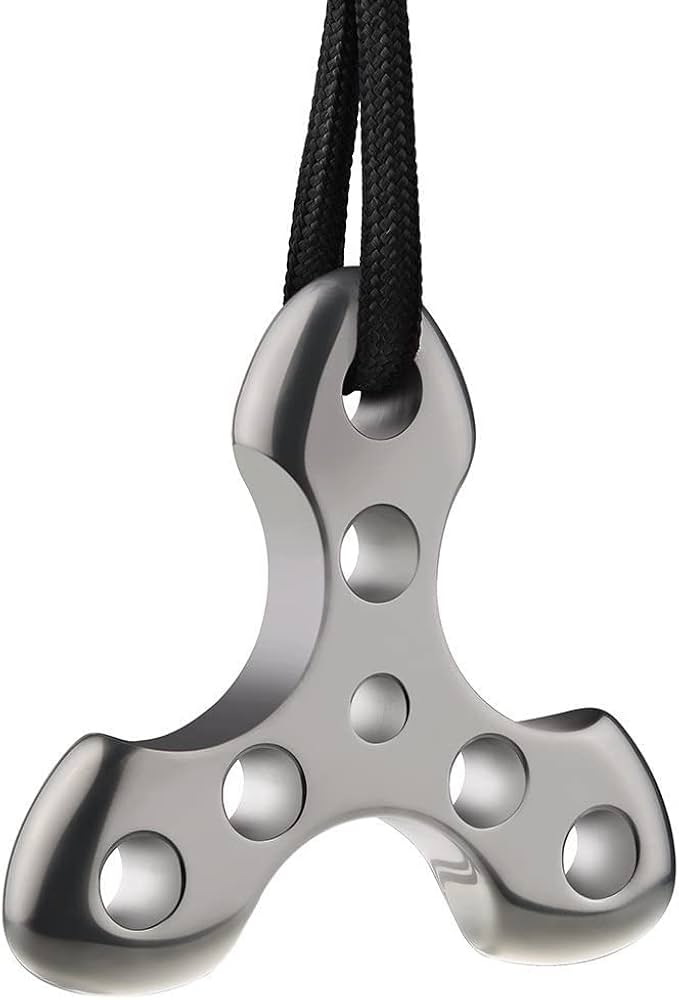 Amazon | チタン 三角形キーホルダ 護身用 マルチーツール EDC