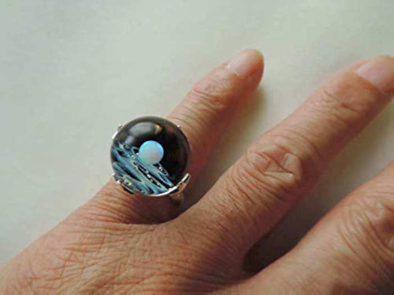 Amazon | ＜夢ロード＞ホワイトオパール入り 宇宙ガラスリング 13号