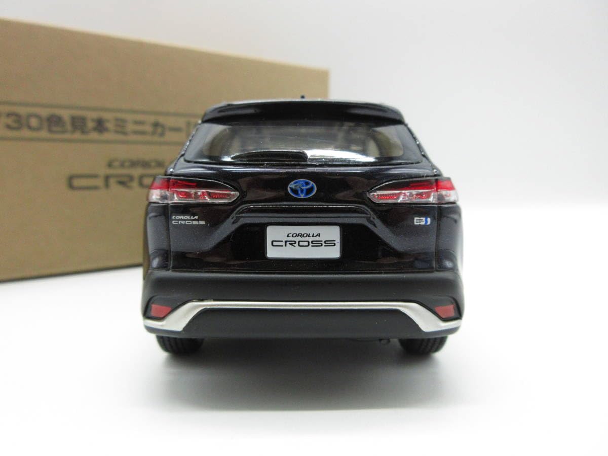 Amazon | 1/30 ミニカー 新型カローラクロス カラーサンプル 非売品
