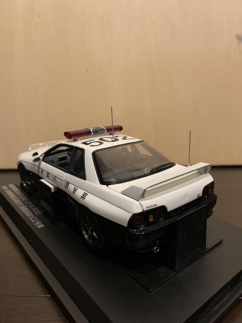 Amazon.co.jp: 京商118 神奈川県警 高速道路交通警察隊 GT-R32