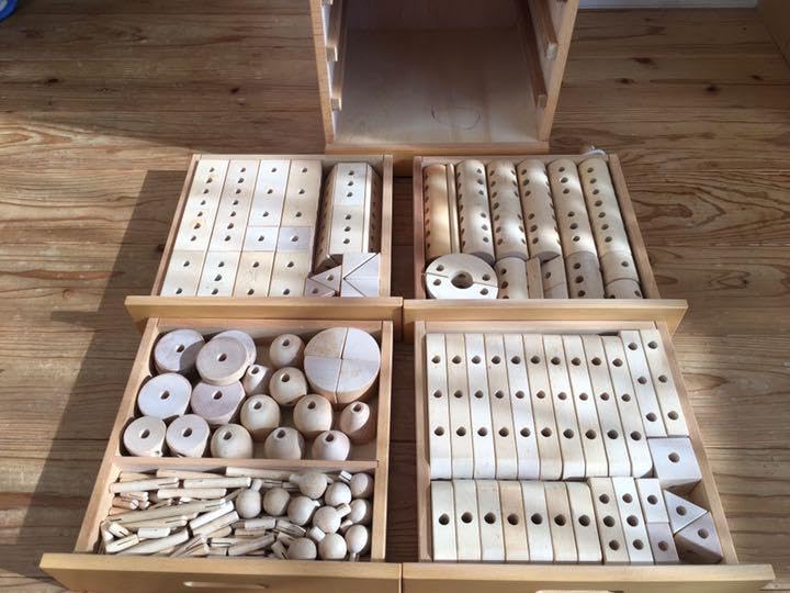 Amazon.co.jp: 家庭保育園 第6教室 ゲーテの組み木 : おもちゃ