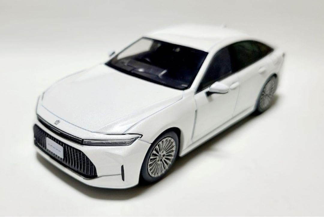 Amazon.co.jp: 新型クラウンセダン ミニカー カラーサンプル