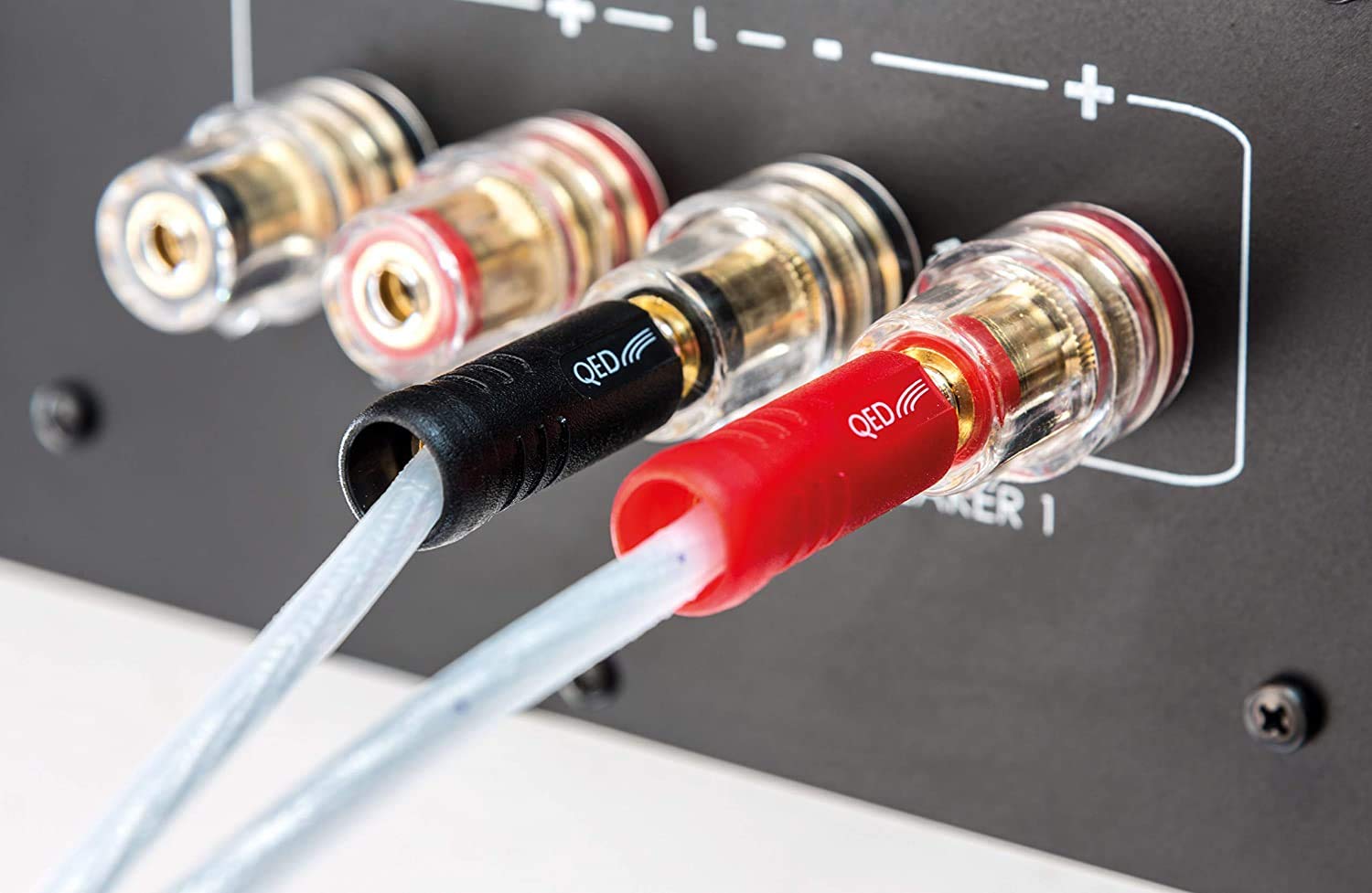 Amazon | QED XT25 終端スピーカーケーブル – 2mペア | QED