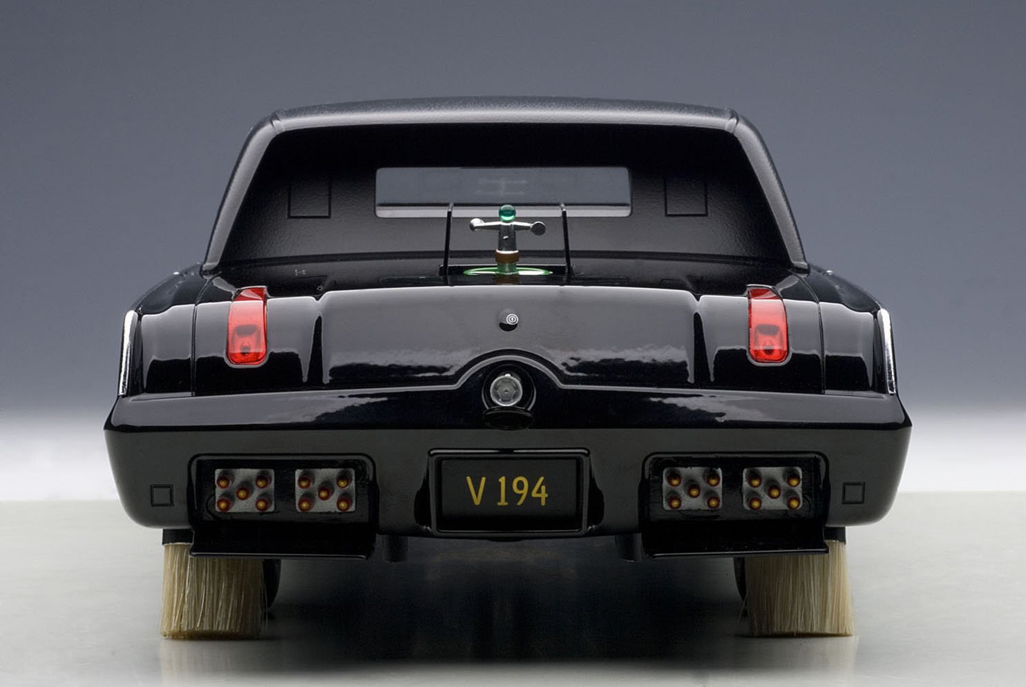 Amazon | AUTOart 1/18 ブラック ビューティ 『グリーン ホーネット