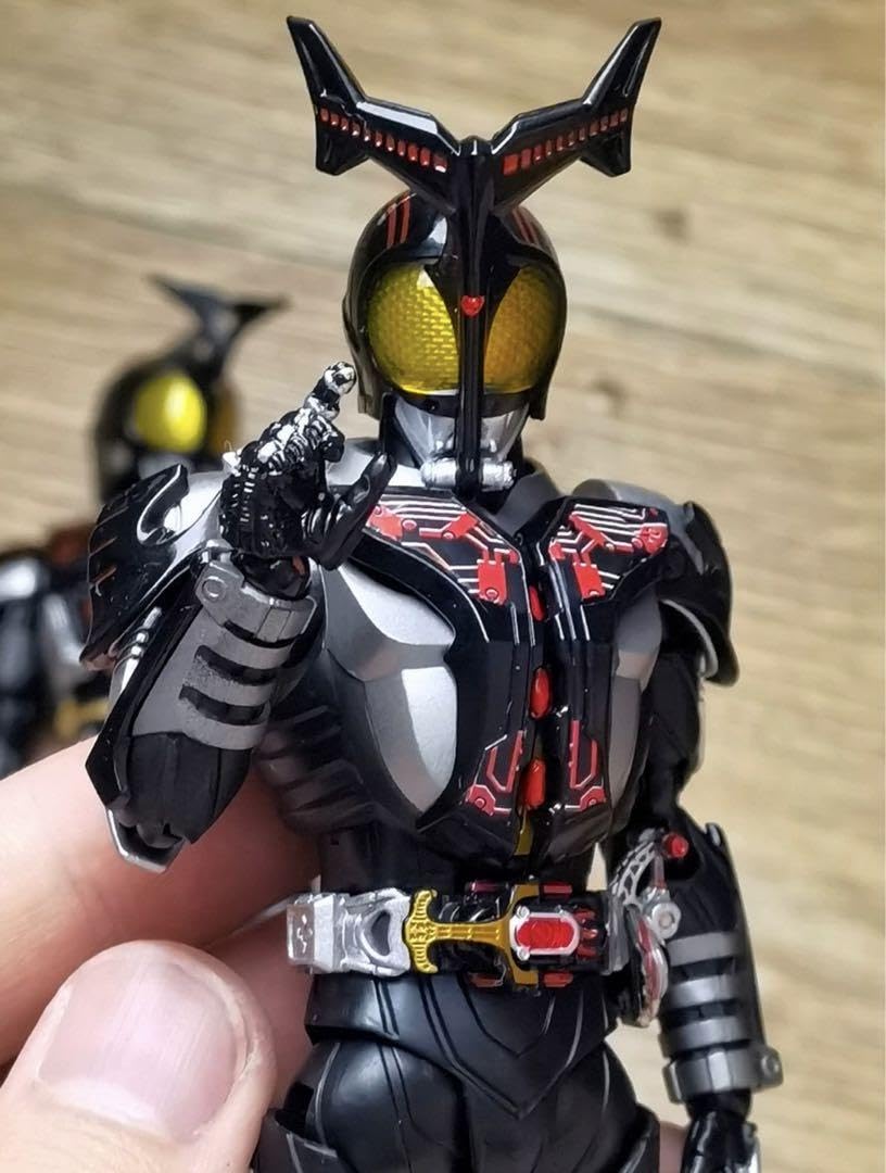 Amazon.co.jp: ダークカブト ハイパーフォーム フィギュア : 文房具