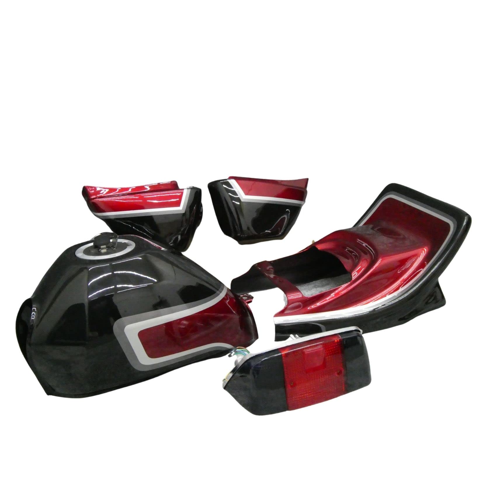 Amazon | エイプ50 外装セット CBX 黒赤2型 風 テールランプ付き