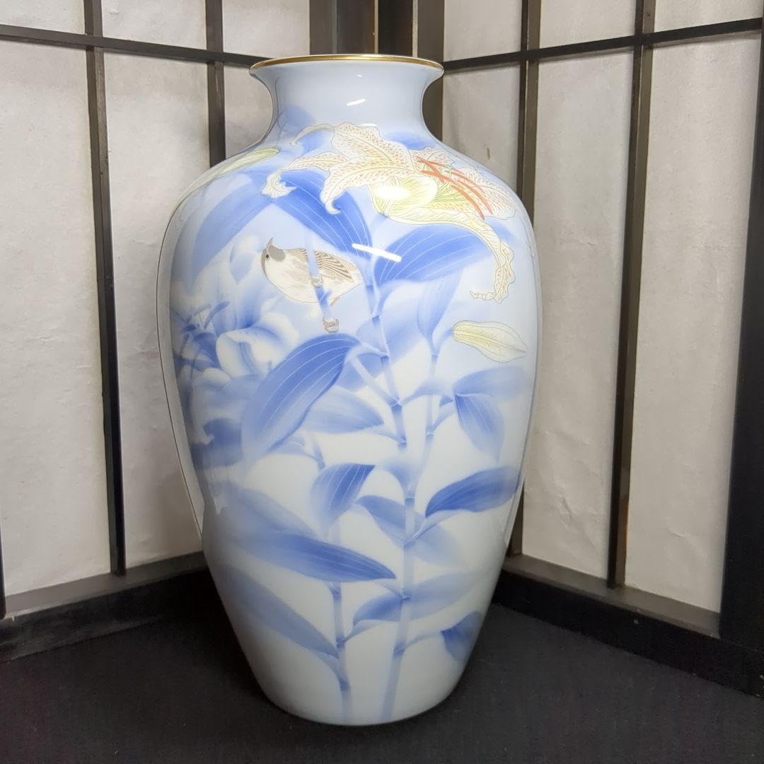 Amazon.co.jp: 深川製磁 宮内庁御用達 官窯染付 花鳥紋百合に雀 花瓶1