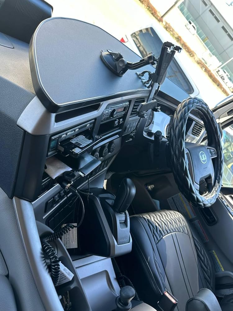 Amazon.co.jp: UD クオン 専用設計 フロント テーブル A type ゴム製