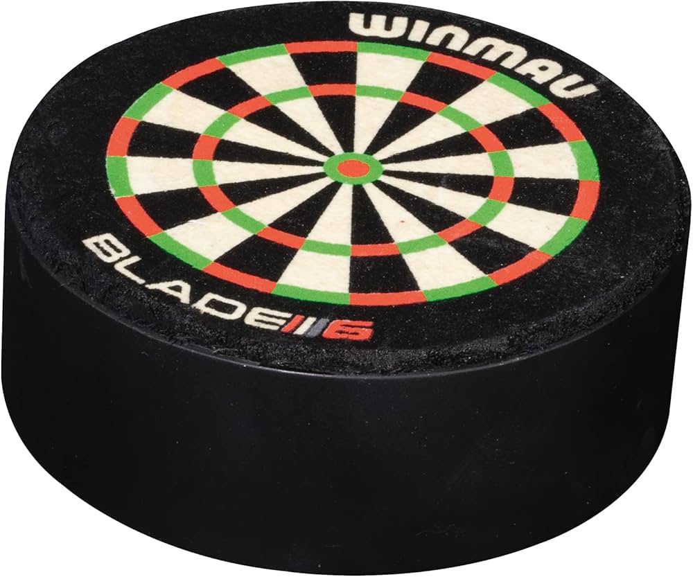 Amazon.co.jp: Winmau Blade 6ダーツドック : ホビー