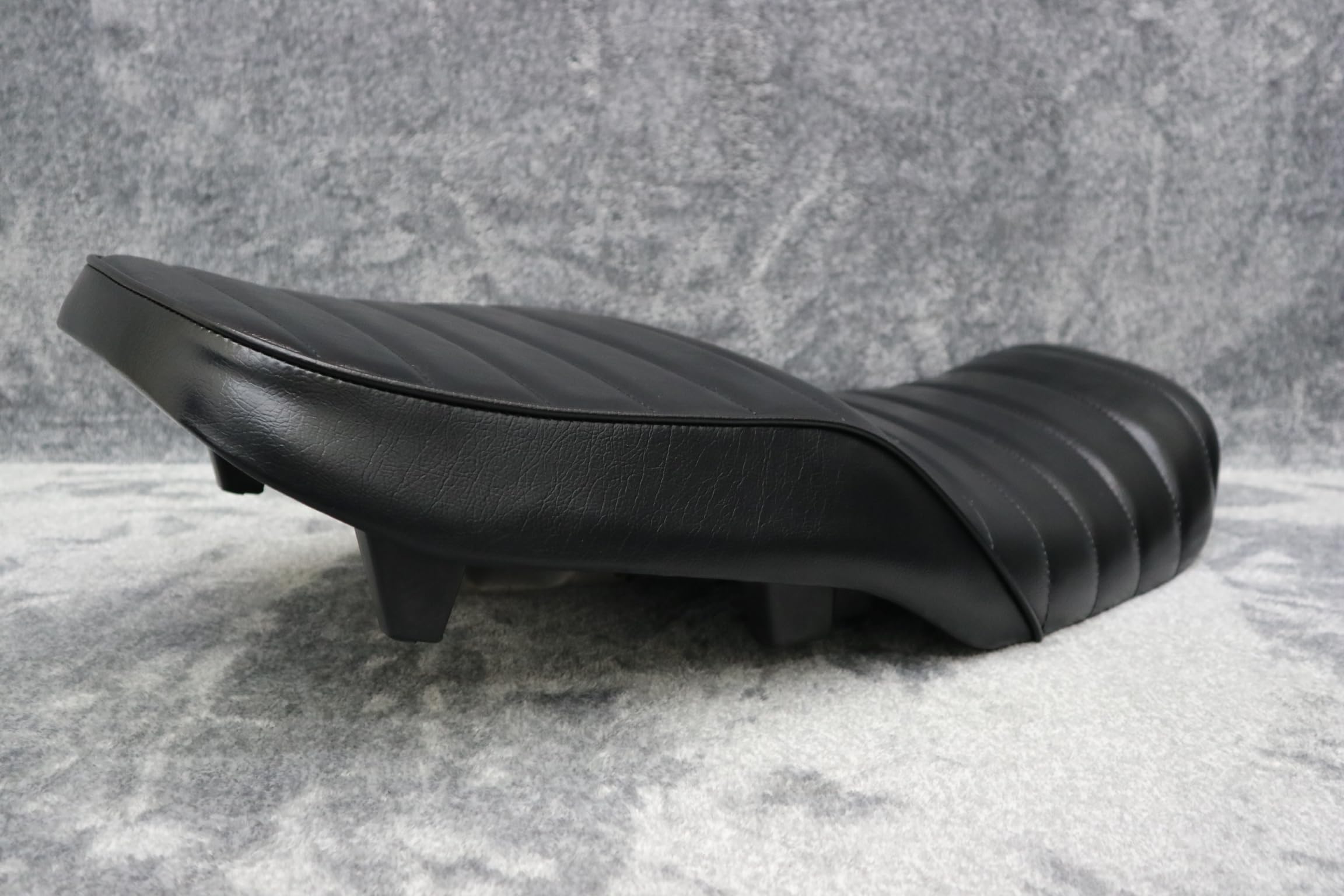 Amazon | 黒皮 タックロールシート ZRX1200 /1100 カスタム