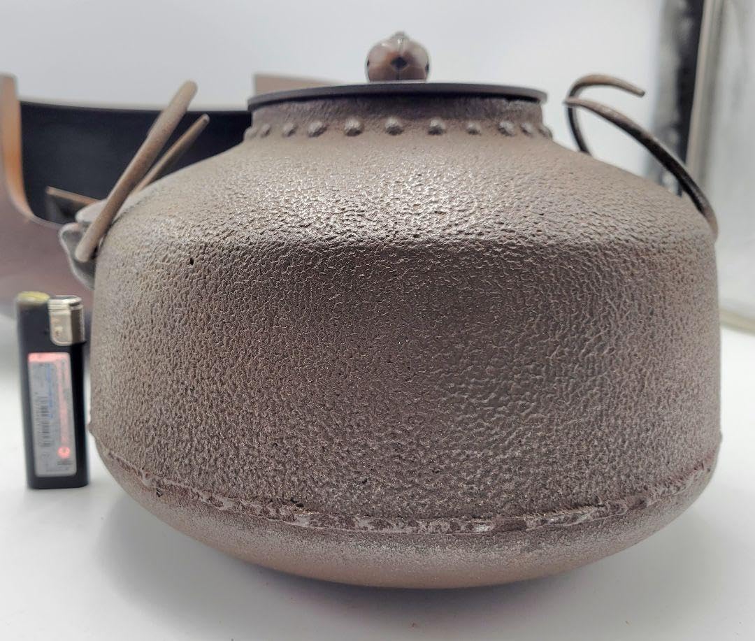 Amazon.co.jp: 唐金 面取り道安風炉 釜 五徳のセット 箱無し 茶道具