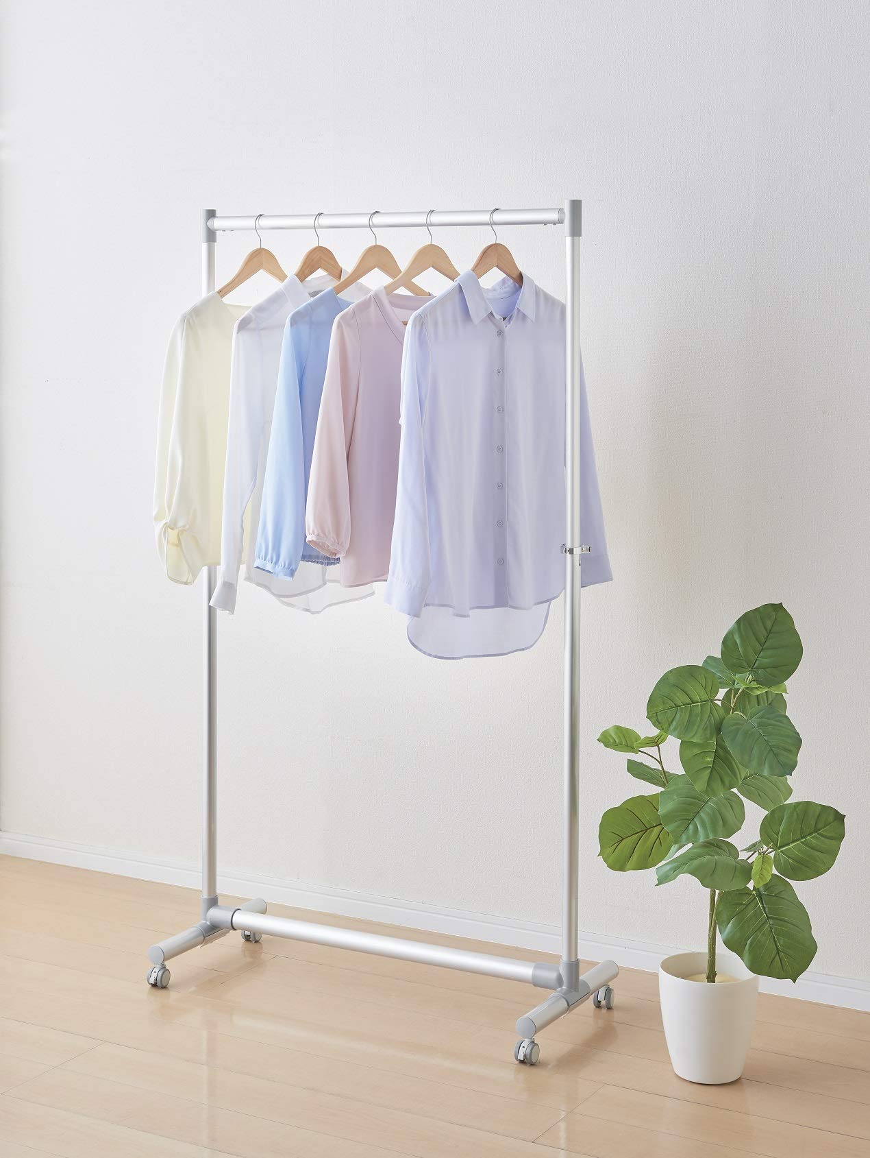 Amazon｜パール金属 軽くて丈夫なアルミ製ハンガーラック シルバー N