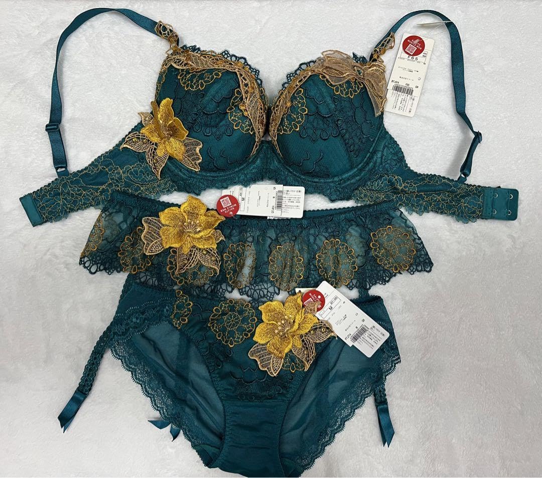 く*げ様 最安値 希少 サルート82g C65 ショーツ M ジョジョ イタリア