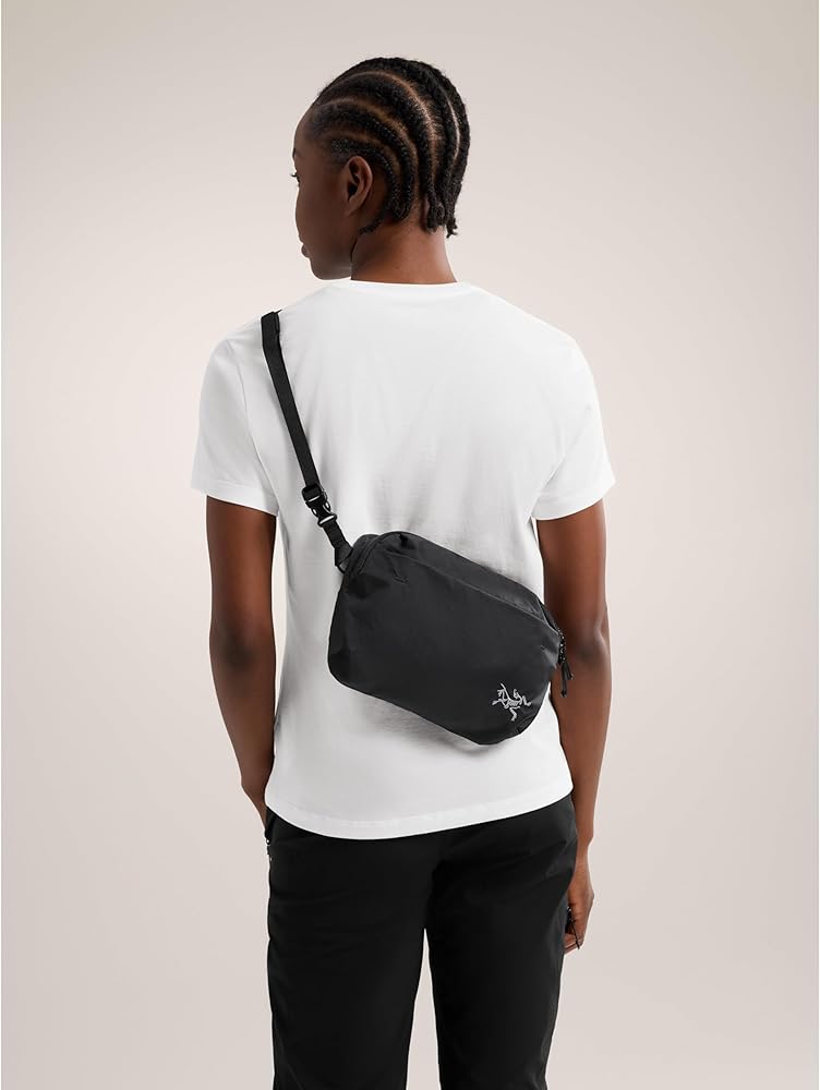 Amazon.co.jp: Arc'teryx ヒリアド 6 クロスボディ バッグ