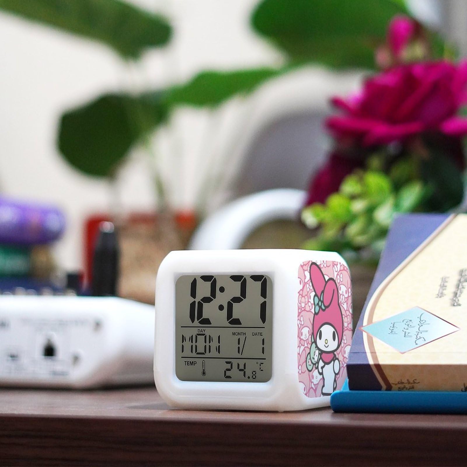 Amazon.co.jp: マイメロ 目覚まし時計 置き時計 7色ライト変換 LED