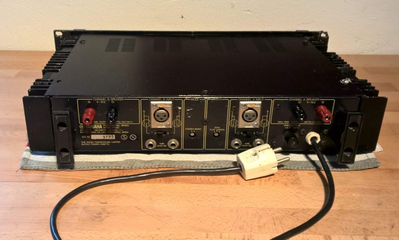 Amazon.co.jp: YAMAHA ヤマハ P2050 業務用 パワーアンプ : 楽器・音響機器