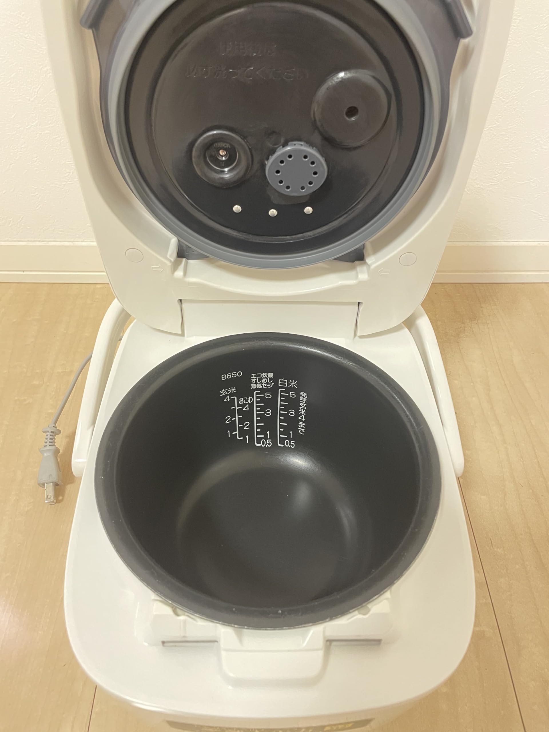 Amazon | 象印マホービン 炊飯器 5.5合 ホワイト NW-CB10-WA | 象印