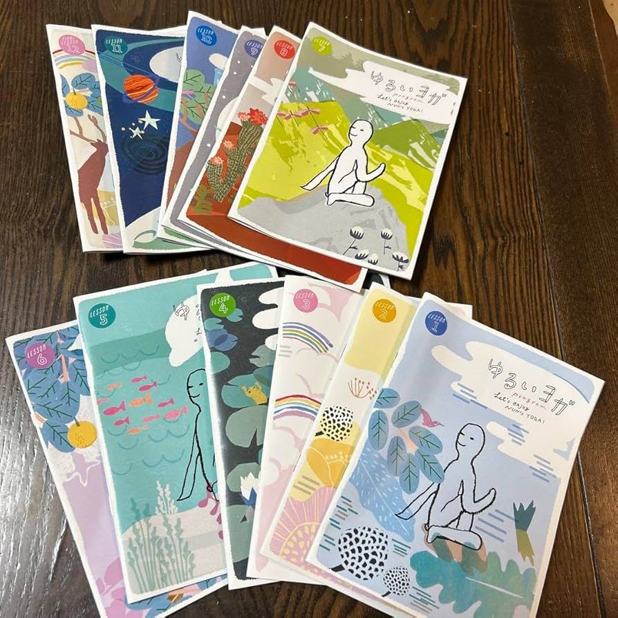 Amazon.co.jp: フェリシモ『ゆるいヨガ』テキスト12冊&カード12セット