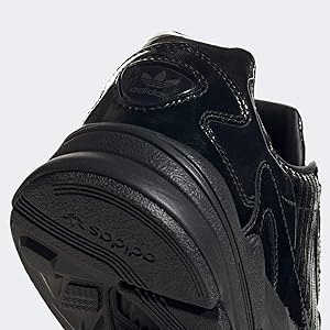 Amazon | アディダス adidas アディダスファルコン ADIDASFALCON W