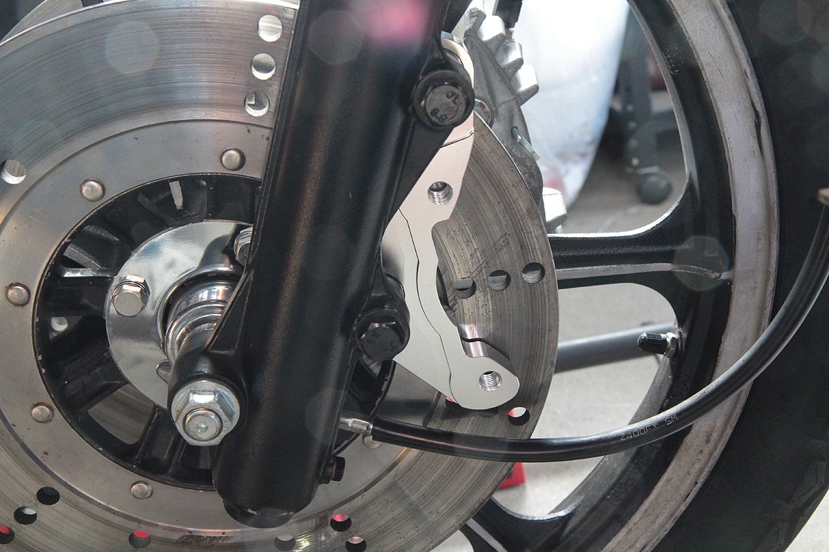 Amazon | 【505】 Z400FX用89ミリキャリパーサポート 左 FX-SUPPORT-L