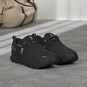 Amazon | [On] 防水 Cloud 5 Waterproof | On(オン) | ランニング