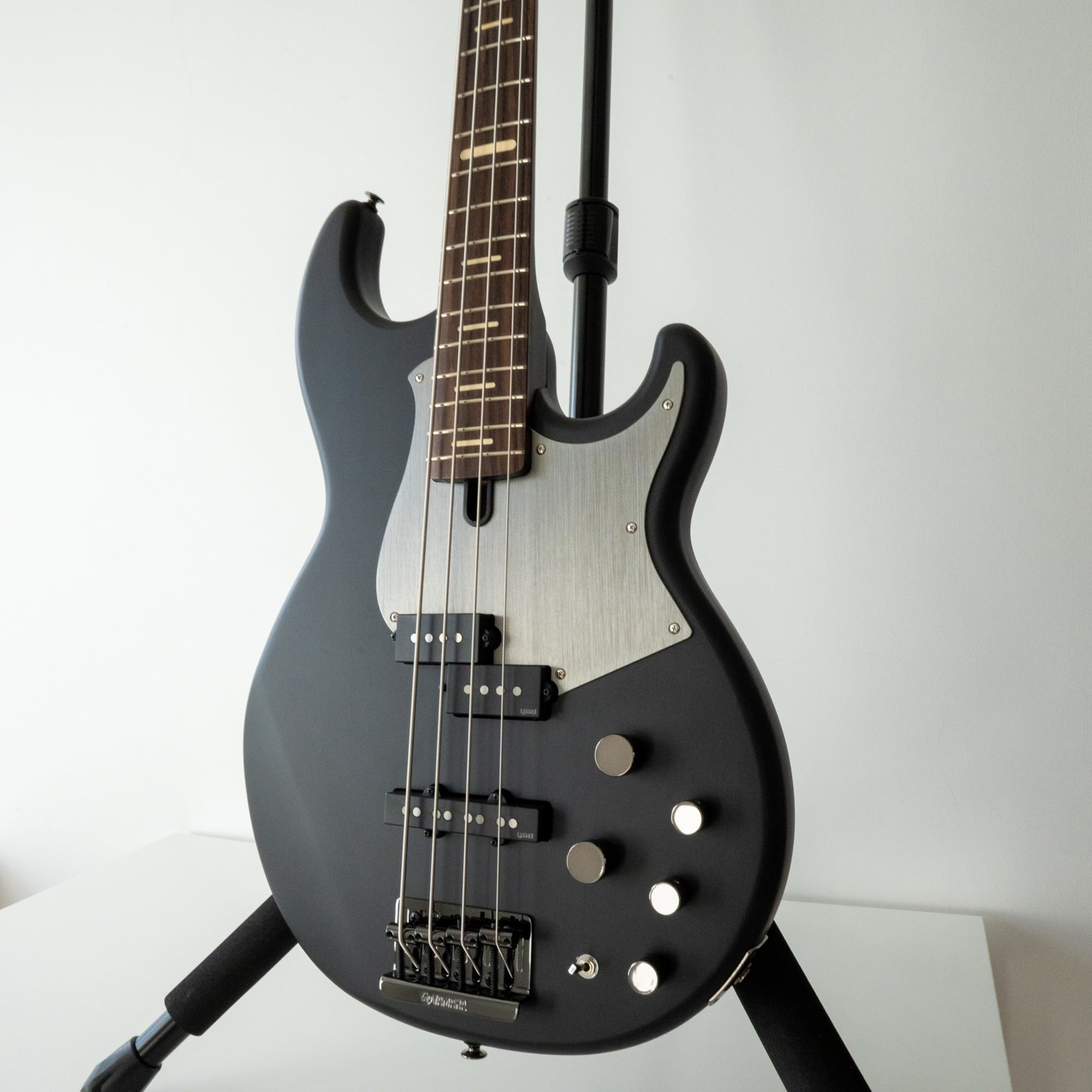 Amazon | ヤマハBBシリーズベースギター用ピックガード、グレー