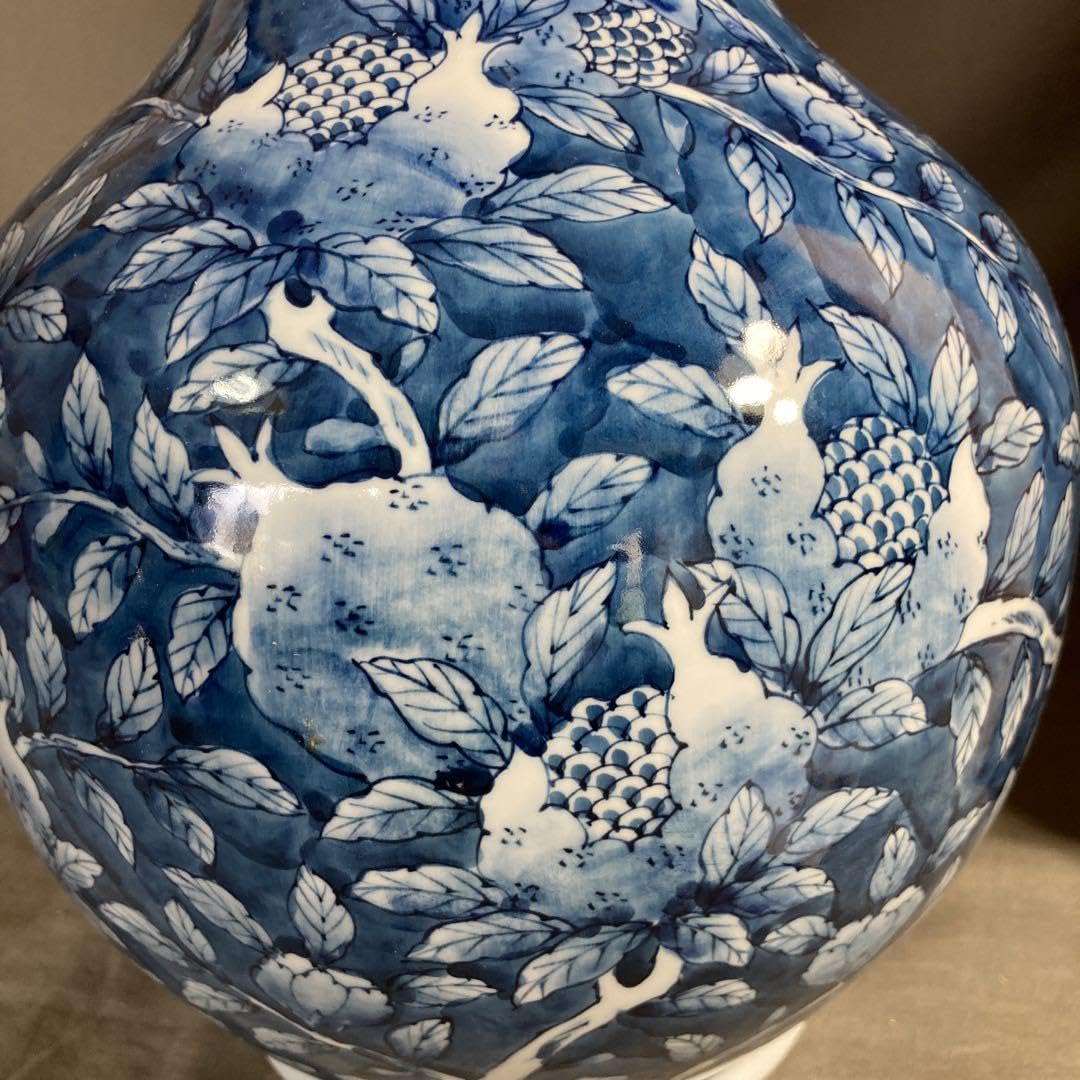 源右衛門】古伊万里の伝統 日本の銘窯 源右衛門作 染付柘榴絵 大花瓶