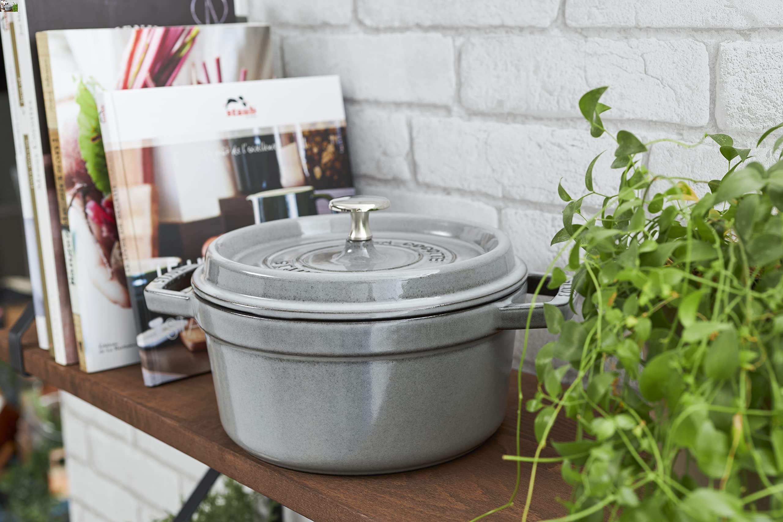 Amazon.com: STAUB Cast Iron Roaster/Cocotte, Round, 24 cm, 3.8 L