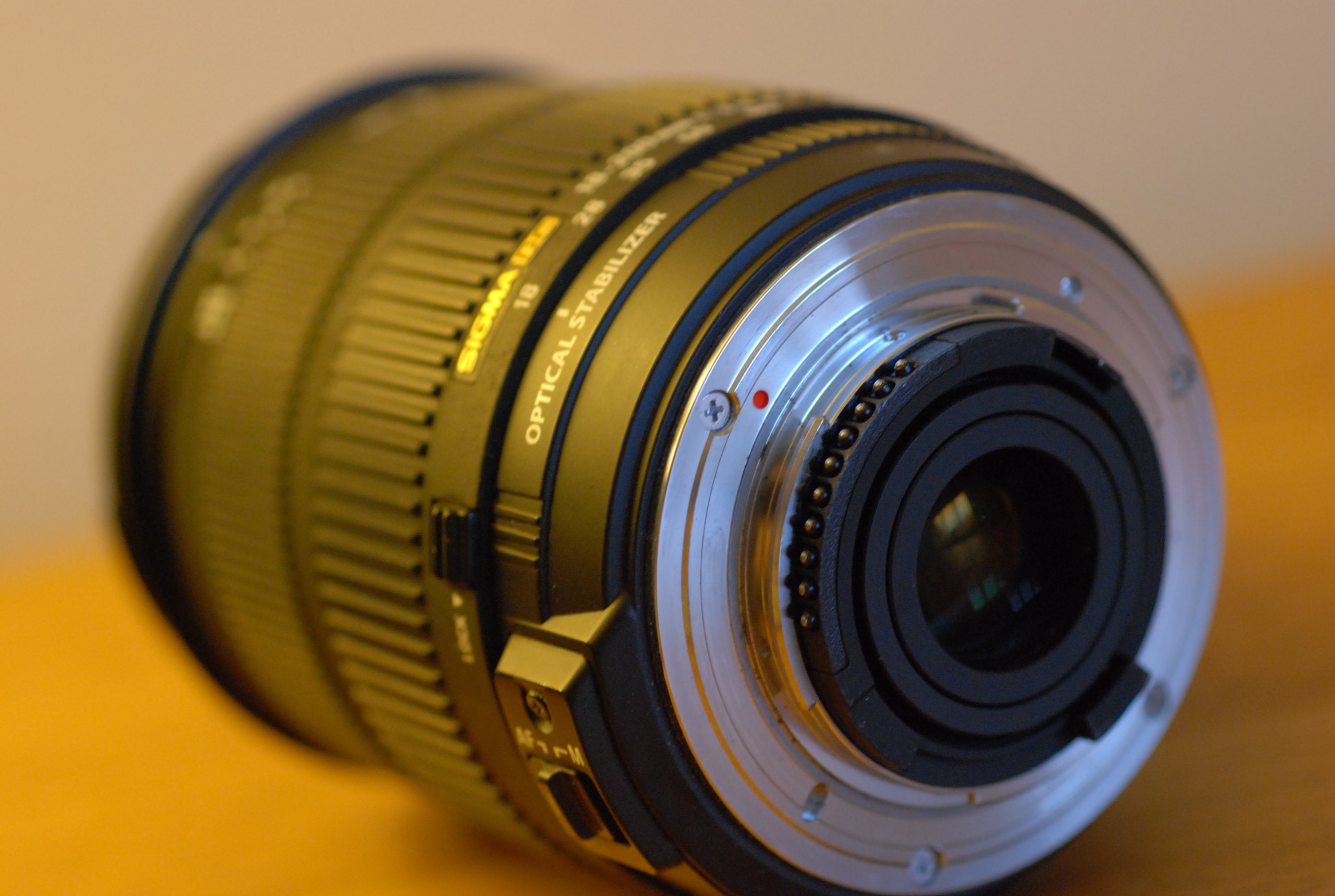 Amazon | SIGMA 高倍率ズームレンズ 18-200mm F3.5-6.3IIDC OS HSM