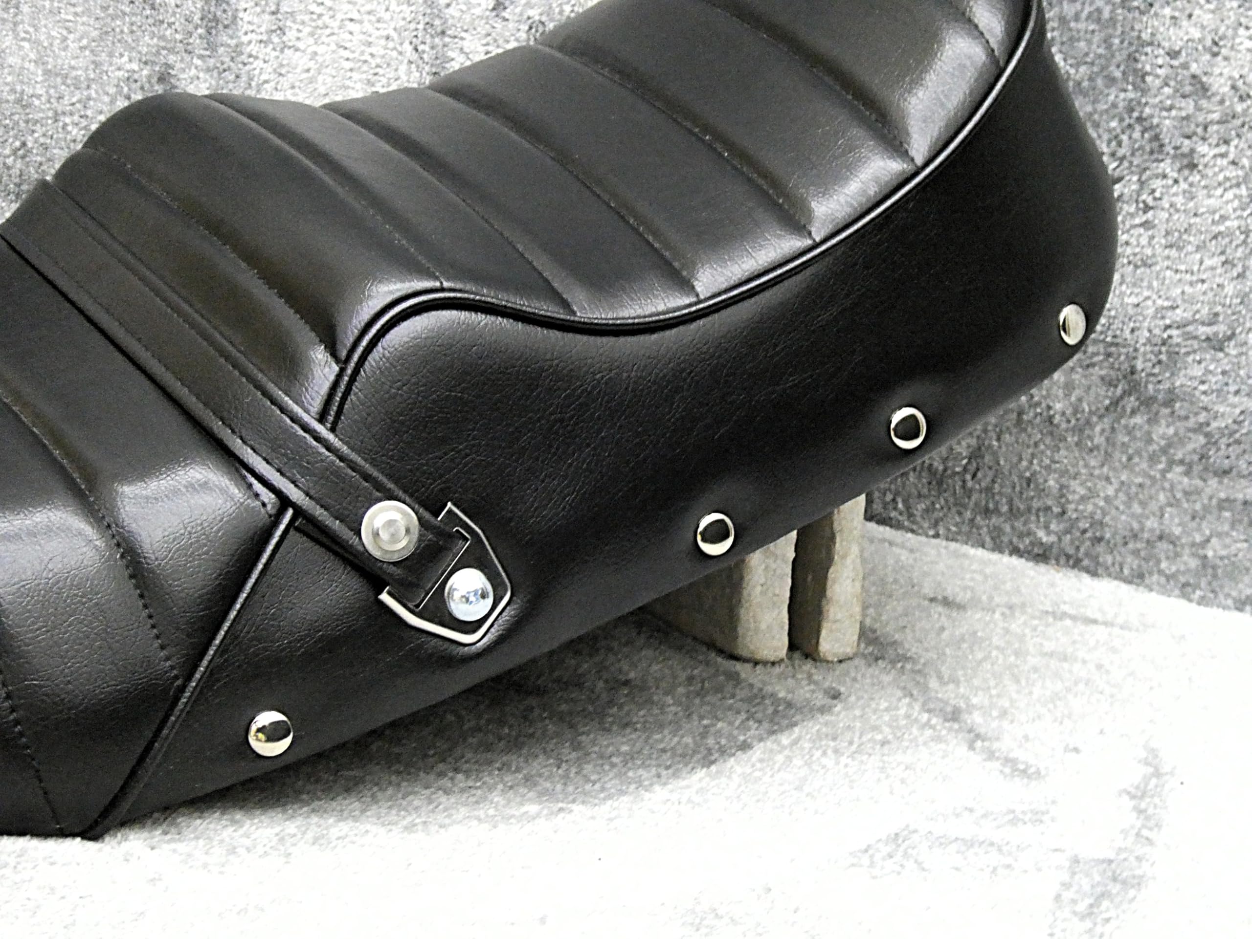 Amazon | ホーク2 タックロールシート/完成品 CB250T CB400T (黒皮 鋲