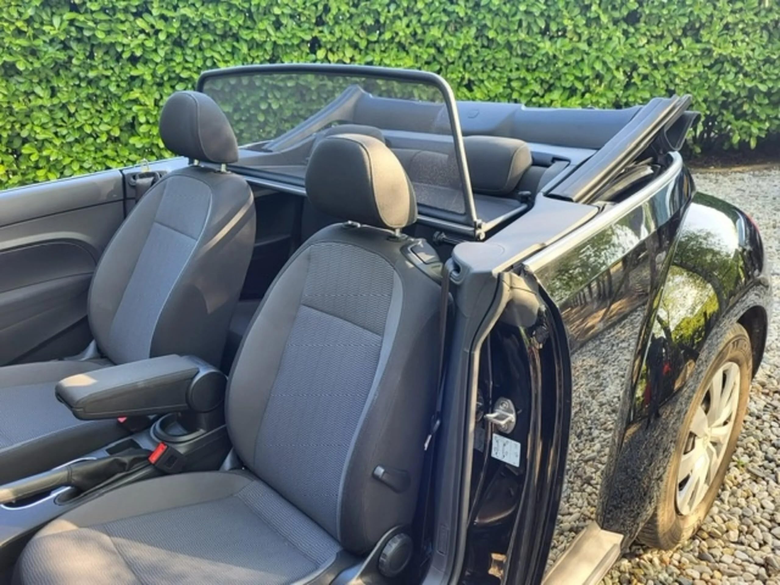 Amazon | VW Beetle 5C7 (2012年以降) 用ウィンドディフレクター