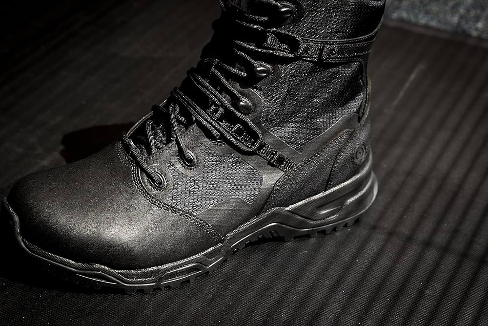 Amazon.com: Original S.W.A.T. 176601-R-040 Alpha Fury 8