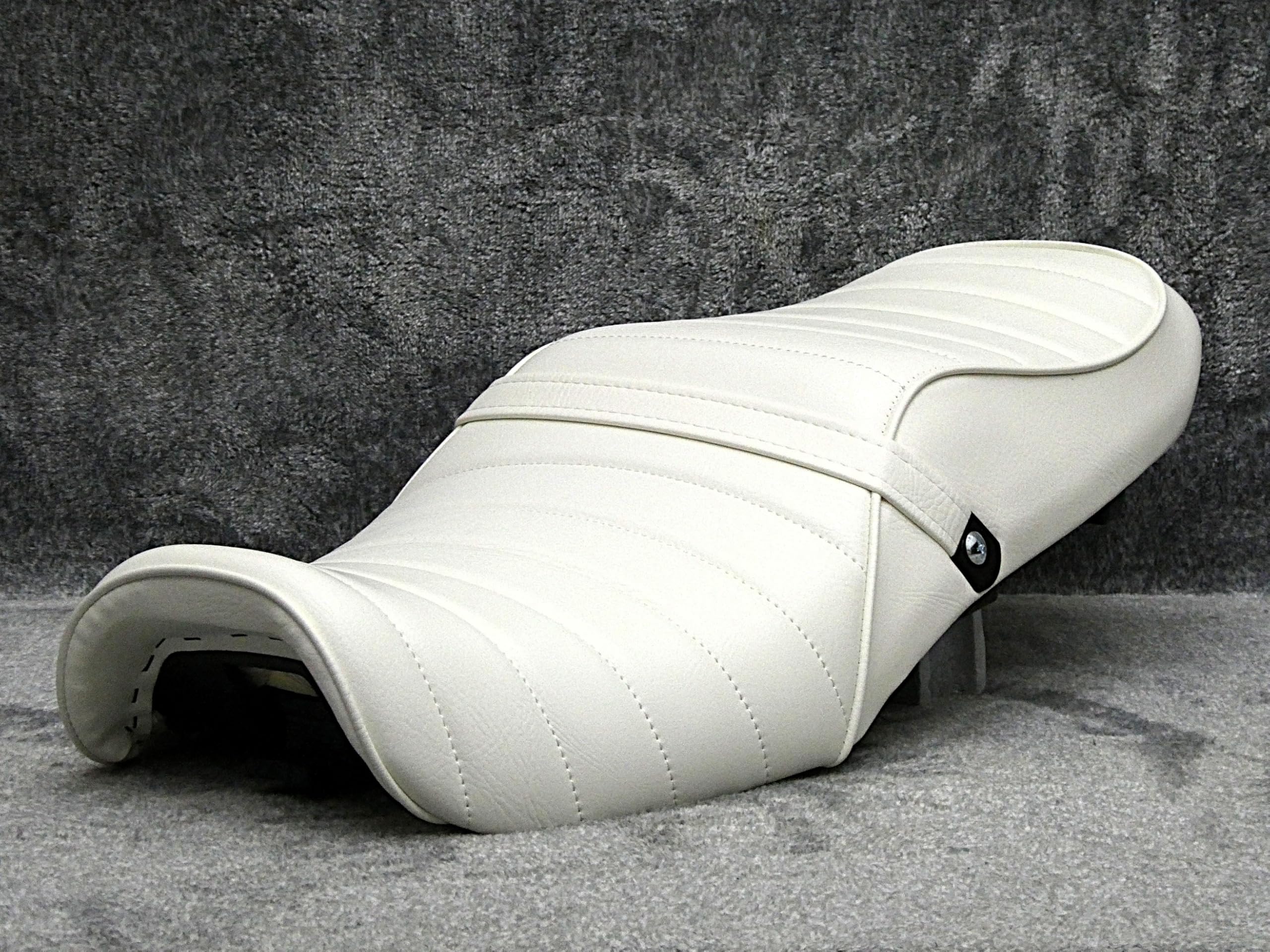 Amazon | バリオス2 用 白皮 タックロールシート/ホワイト レザー 完成