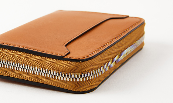 万双のブライドルレザーのアイテム