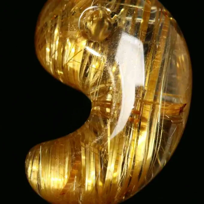 新作勾玉！)ゴールデンルチルクォーツ出雲型勾玉 ブラジル・バイーア州